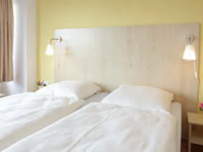 A&O Koeln Dom Hotel